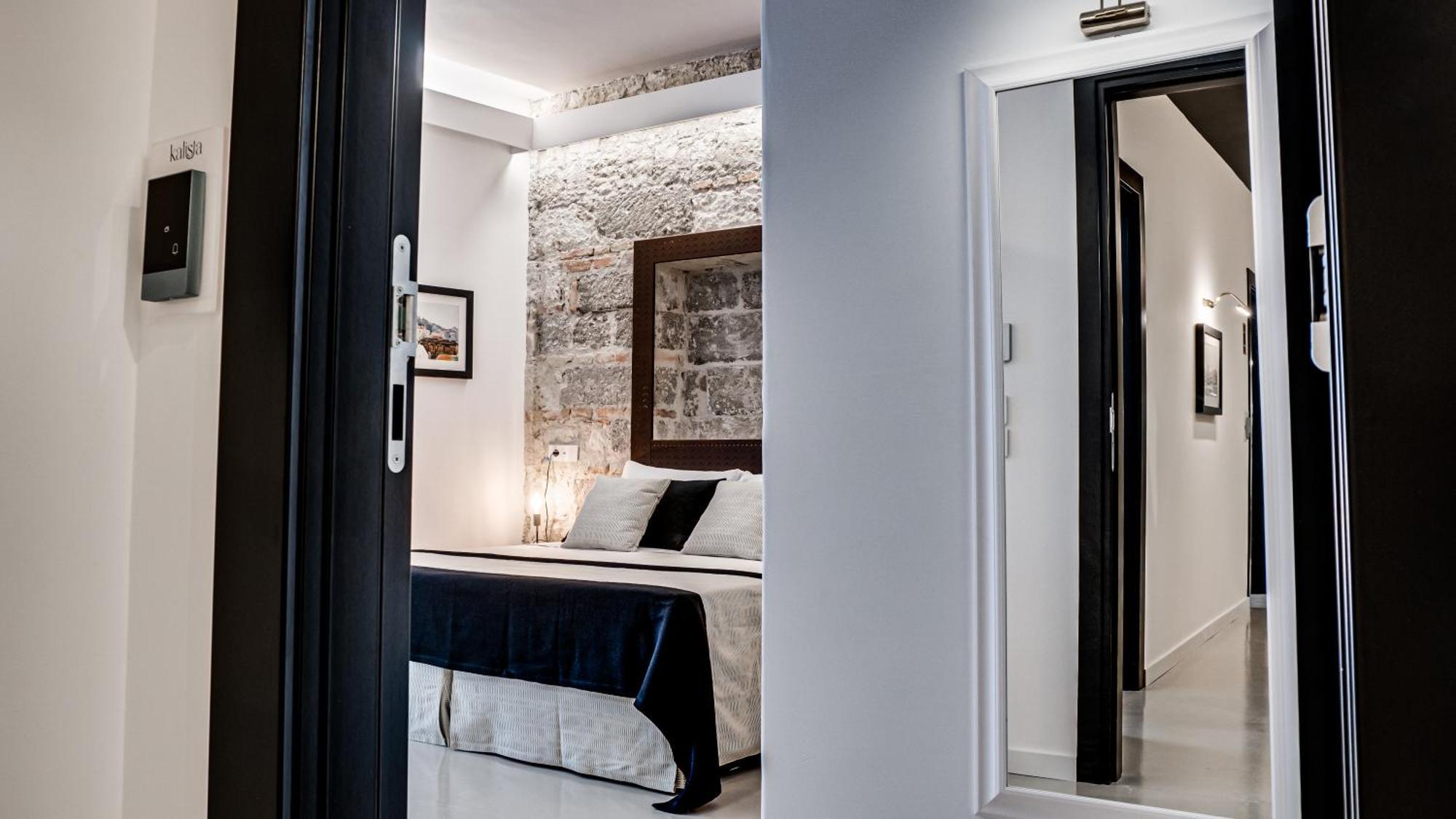 Kalista Hotel Каляри Екстериор снимка